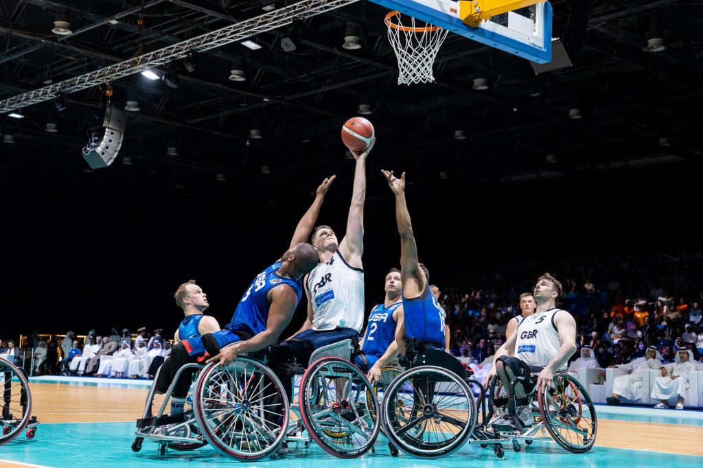 Men's wheelchair basketball teams competing / Les équipes masculines de basket-ball en fauteuil roulant en compétition