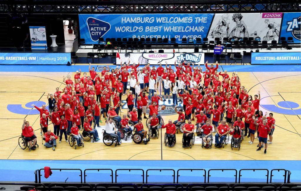 Volunteer at the Hamburg Wheelchair Basketball World Championships / Volontaire aux championnats du monde de basket-ball en fauteuil roulant de Hamburg